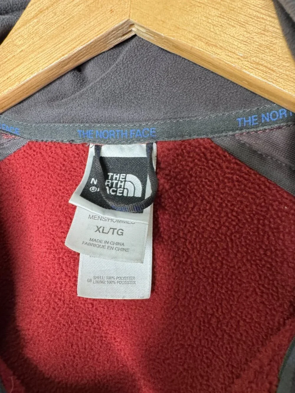 The North Face Mens XL Polyester Fleece Full Zip Dark Red Jacket Zip Pockets AXM